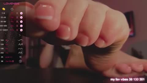 Snapshot of juliette_sunshine chatting on September 27, 4:08 am juliette_sunshine online show from September 27, 4:08 am