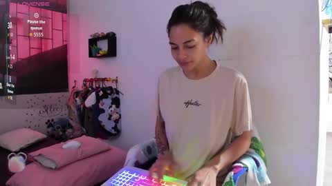 juliette online show from September 26, 11:30 am