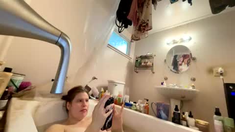 juliettelatte81200 online show from July 14, 6:34 pm