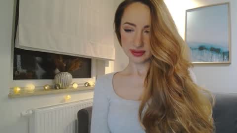 Snapshot of juliettesensual chatting on February 17, 3:33 pm JulietteSensual online show from February 17, 3:33 pm