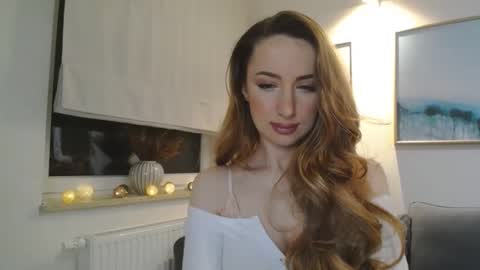 Snapshot of juliettesensual chatting on February 16, 4:32 pm JulietteSensual online show from February 16, 4:32 pm