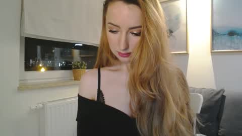 Snapshot of juliettesensual chatting on February 11, 9:56 pm JulietteSensual online show from February 11, 9:56 pm