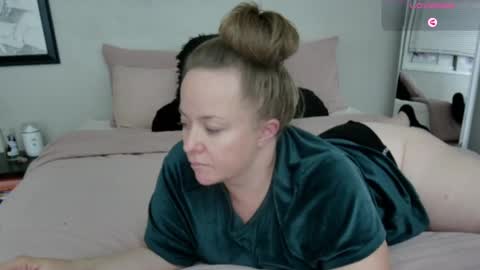 Juli Monroe online show from December 26, 3:06 am
