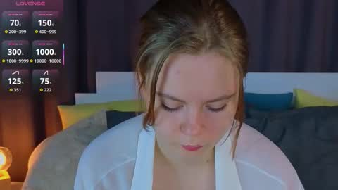 Julie online show from November 3, 5:17 pm