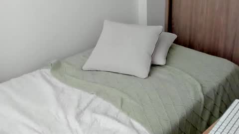 july_correa online show from March 7, 9:44 pm