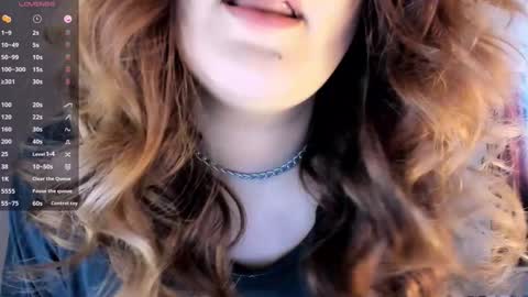 Snapshot of july_slowdive chatting on January 30, 9:04 am Julie online show from January 30, 9:04 am