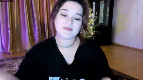 Snapshot of july_slowdive chatting on January 14, 11:42 am Julie online show from January 14, 11:42 am