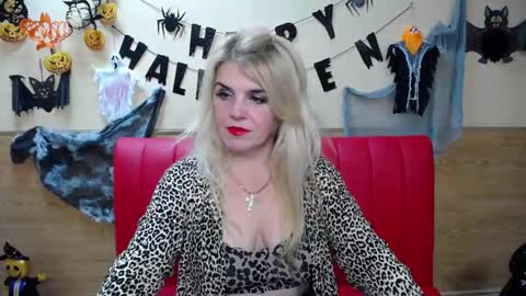 Julya Barbi online show from October 26, 6:25 pm