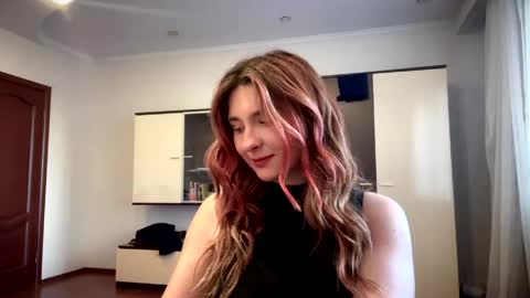 june_kiss online show from May 4, 2:32 pm