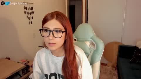 Snapshot of jungleofpandas chatting on February 17, 4:53 am Call me Sussy online show from February 17, 4:53 am