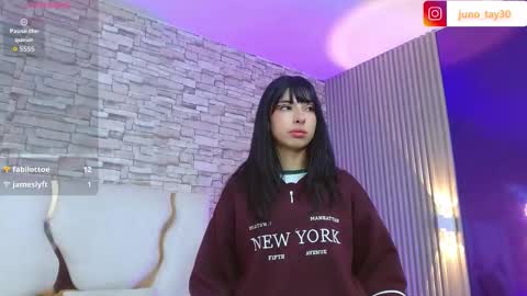 Snapshot of juno_tay chatting on October 14, 12:30 pm JUNO online show from October 14, 12:30 pm