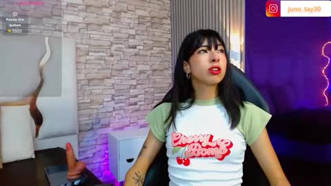 Snapshot of juno_tay chatting on October 24, 11:50 am JUNO online show from October 24, 11:50 am