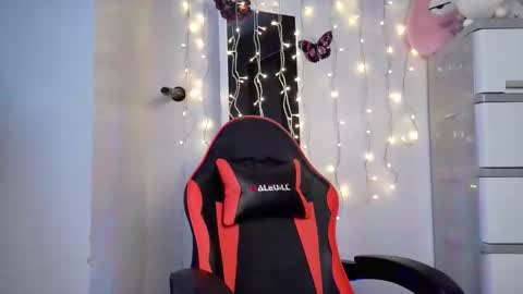 Snapshot of junovaughn chatting on October 4, 2:39 am junovaughn online show from October 4, 2:39 am