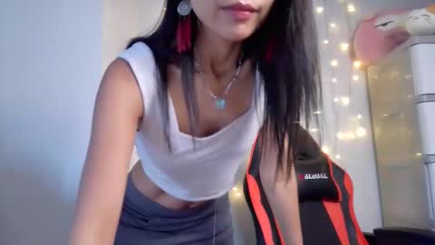 Snapshot of junovaughn chatting on October 12, 2:03 am junovaughn online show from October 12, 2:03 am