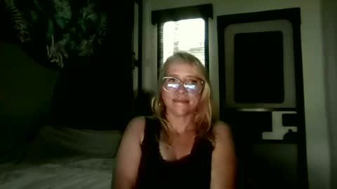 CamperGirl online show from June 12, 2:14 pm