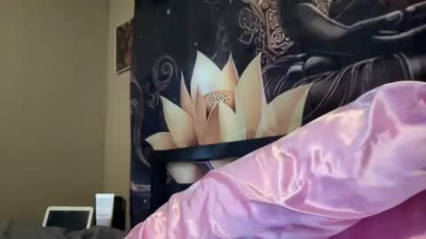 Flirty influncer online show from July 22, 1:45 pm