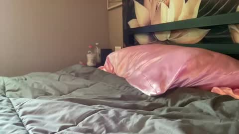 Flirty influncer online show from June 18, 1:49 pm