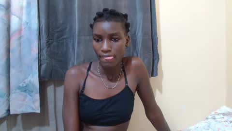 Snapshot of just_ebonee chatting on March 4, 10:13 am just ebonee online show from March 4, 10:13 am