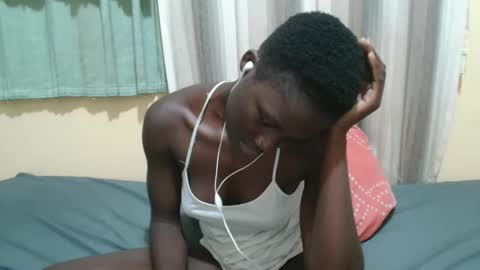 Lyra online show from October 25, 6:59 pm