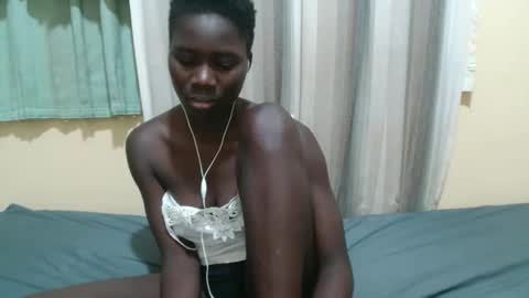 Lyra online show from October 31, 7:51 pm