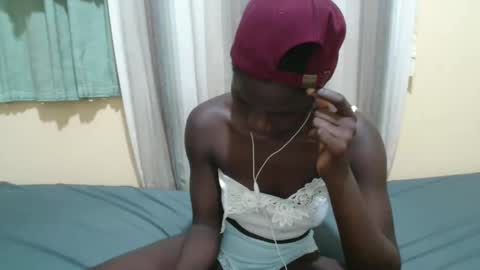 Lyra online show from October 30, 7:48 pm