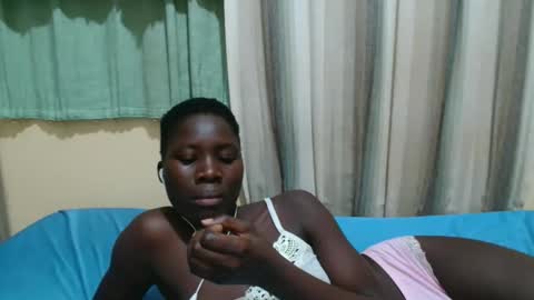 Lyra online show from October 20, 6:44 pm