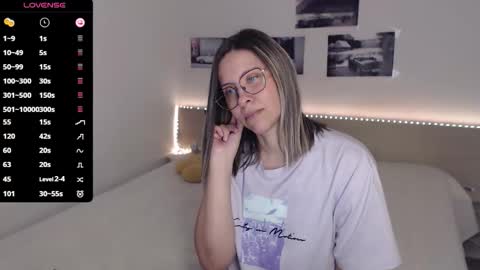 Julie online show from October 20, 4:26 am