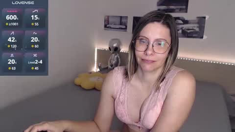 Julie online show from January 19, 5:26 am