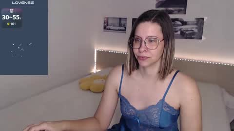 Julie online show from December 10, 5:17 am