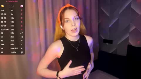 Lina online show from December 4, 8:20 pm