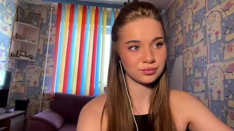 Melissa online show from May 16, 6:49 am