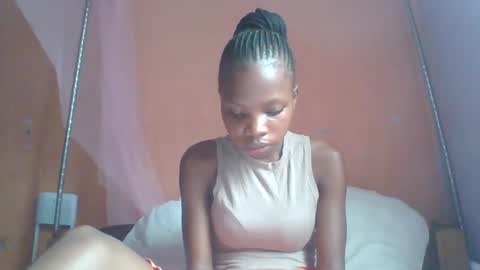 Snapshot of kadzo23 chatting on December 12, 11:29 am Kadzo online show from December 12, 11:29 am