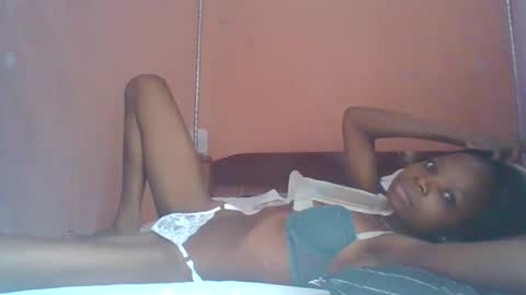Snapshot of kadzo23 chatting on January 21, 9:03 am Kadzo online show from January 21, 9:03 am