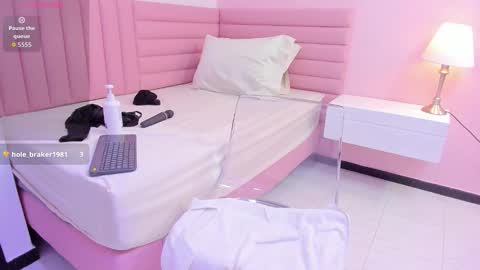 Kyelie online show from October 4, 8:57 pm