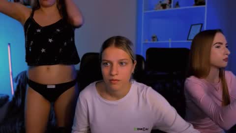 kaela_spell_ online show from November 23, 9:27 pm