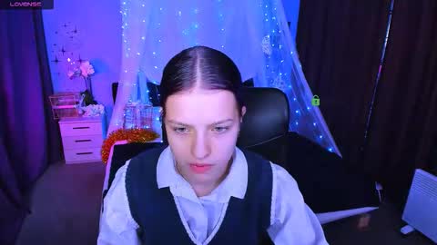 kaela_spell_ online show from January 18, 9:33 pm