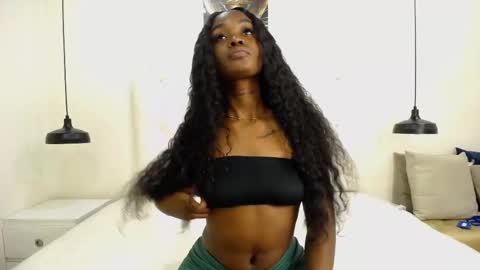 Snapshot of kaiadebayo chatting on February 21, 4:48 pm Angie  online show from February 21, 4:48 pm