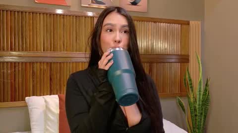 kaiawhite online show from February 25, 9:46 pm