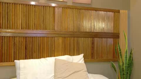 kaiawhite online show from March 6, 9:43 pm