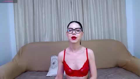 Snapshot of kailalewis chatting on October 21, 6:12 pm Kaila Lewis online show from October 21, 6:12 pm