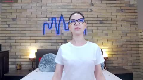 Snapshot of kailalewis chatting on September 18, 6:39 pm Kaila Lewis online show from September 18, 6:39 pm