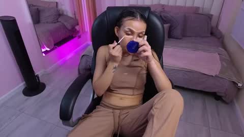 Kailie online show from May 28, 11:24 pm