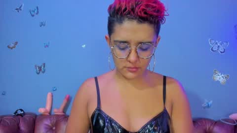 kaira_mosse_ online show from April 8, 11:34 am