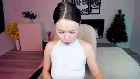 Kaitlyn online show from January 24, 12:41 pm