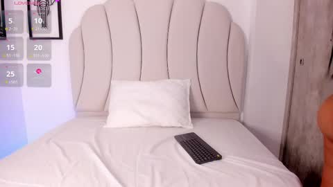 Snapshot of kaity_layne chatting on February 11, 2:14 am Kaity Lane online show from February 11, 2:14 am