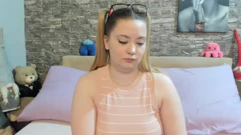 kalindahot online show from May 30, 2:20 am