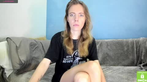 Snapshot of kalisee_ chatting on December 14, 10:28 pm Kalisee online show from December 14, 10:28 pm