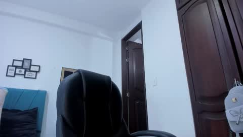 Snapshot of kam_lopez chatting on October 16, 8:33 pm Kamilalopez online show from October 16, 8:33 pm