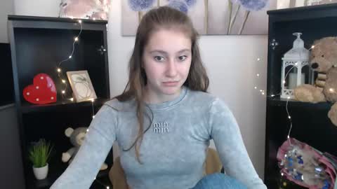 Snapshot of kamilla_love_ chatting on October 3, 1:05 pm kamilla_love_ online show from October 3, 1:05 pm