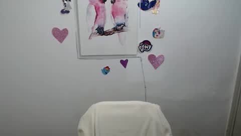 Snapshot of kamilla_love_ chatting on October 19, 11:23 am kamilla_love_ online show from October 19, 11:23 am